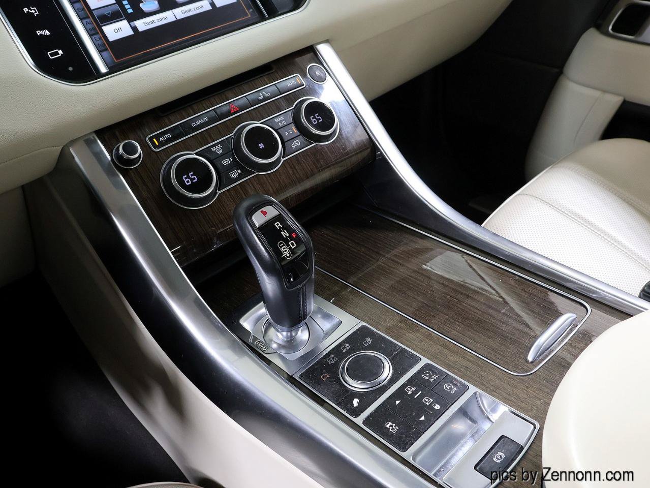 Used 2015 Land Rover Range Rover Sport HSE AWD/4WD image 26