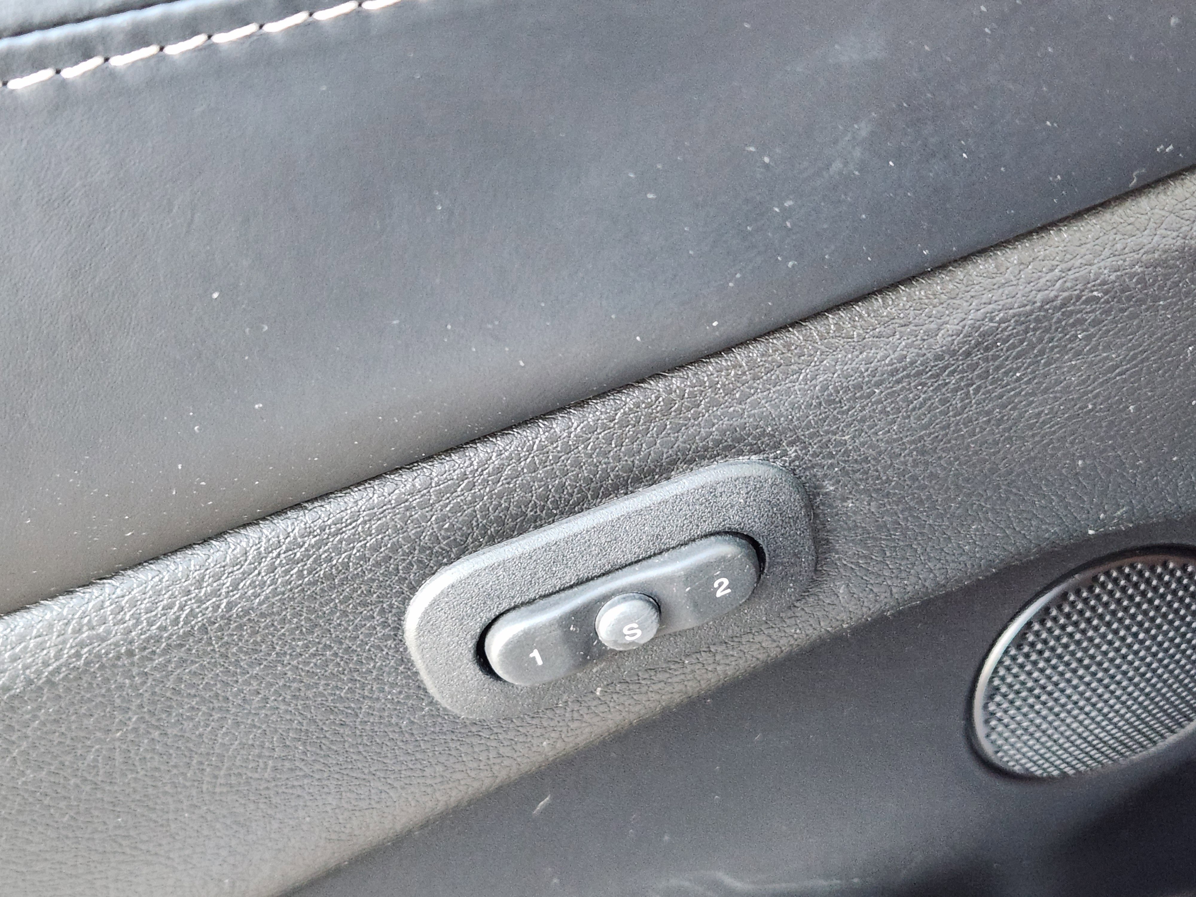 Used 2016 Jeep Grand Cherokee Overland image 22