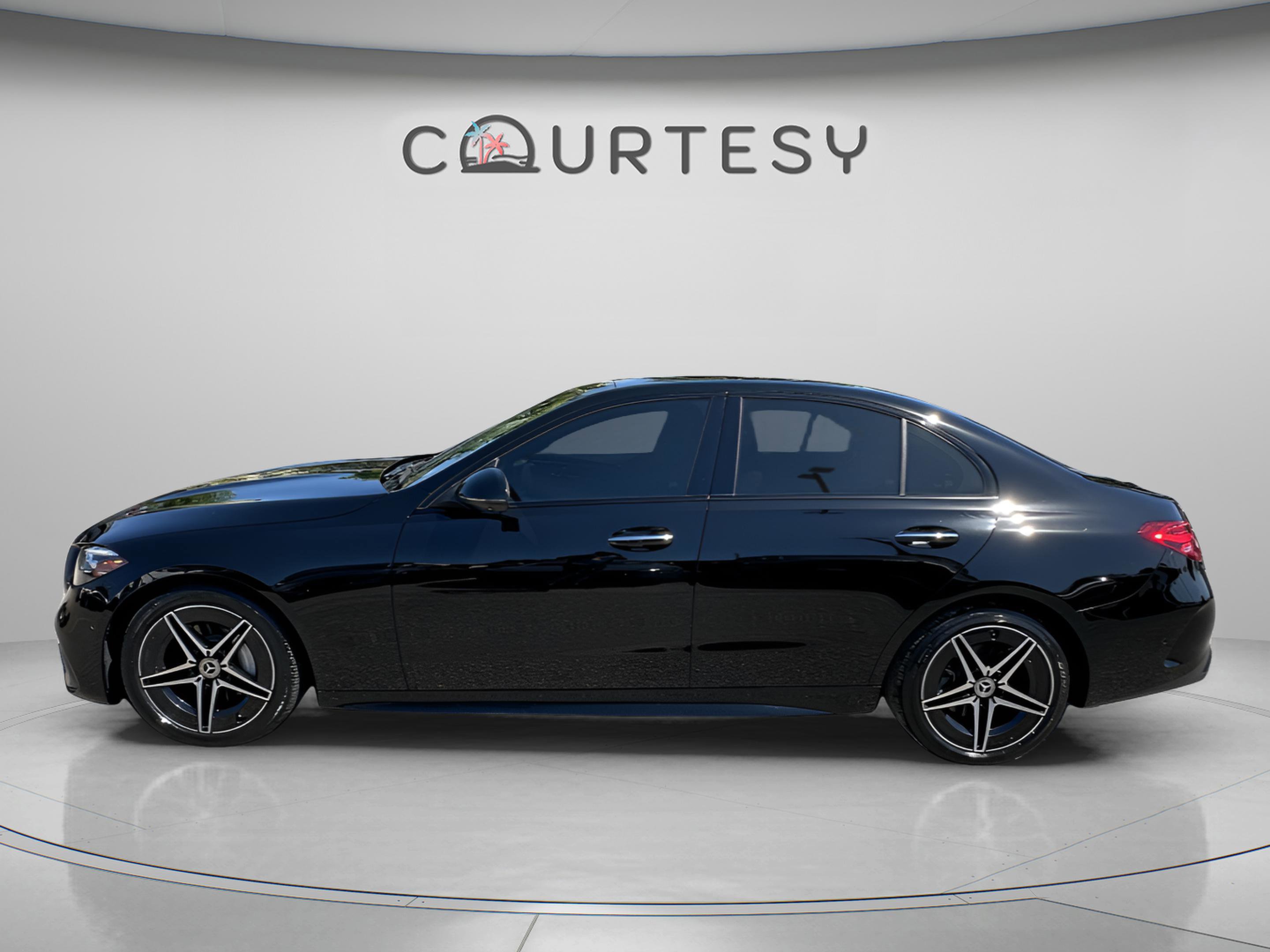 Used 2024 Mercedes-Benz C 300 4MATIC Sedan image 2