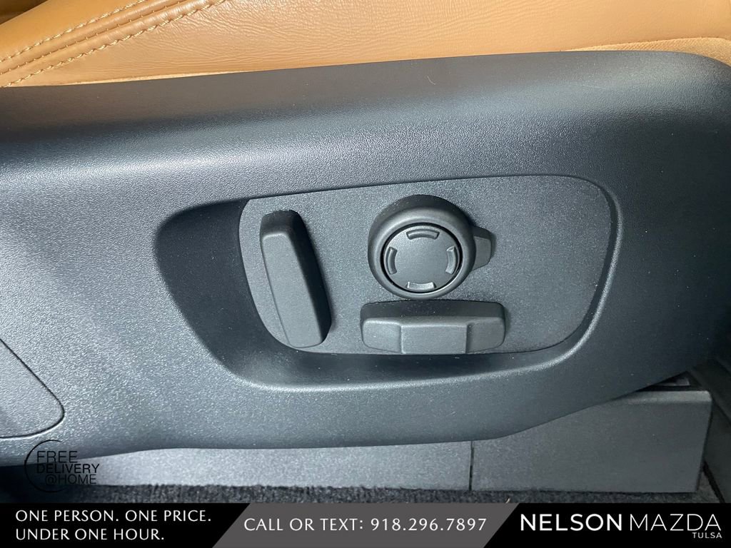 Used 2018 Land Rover Discovery HSE image 44