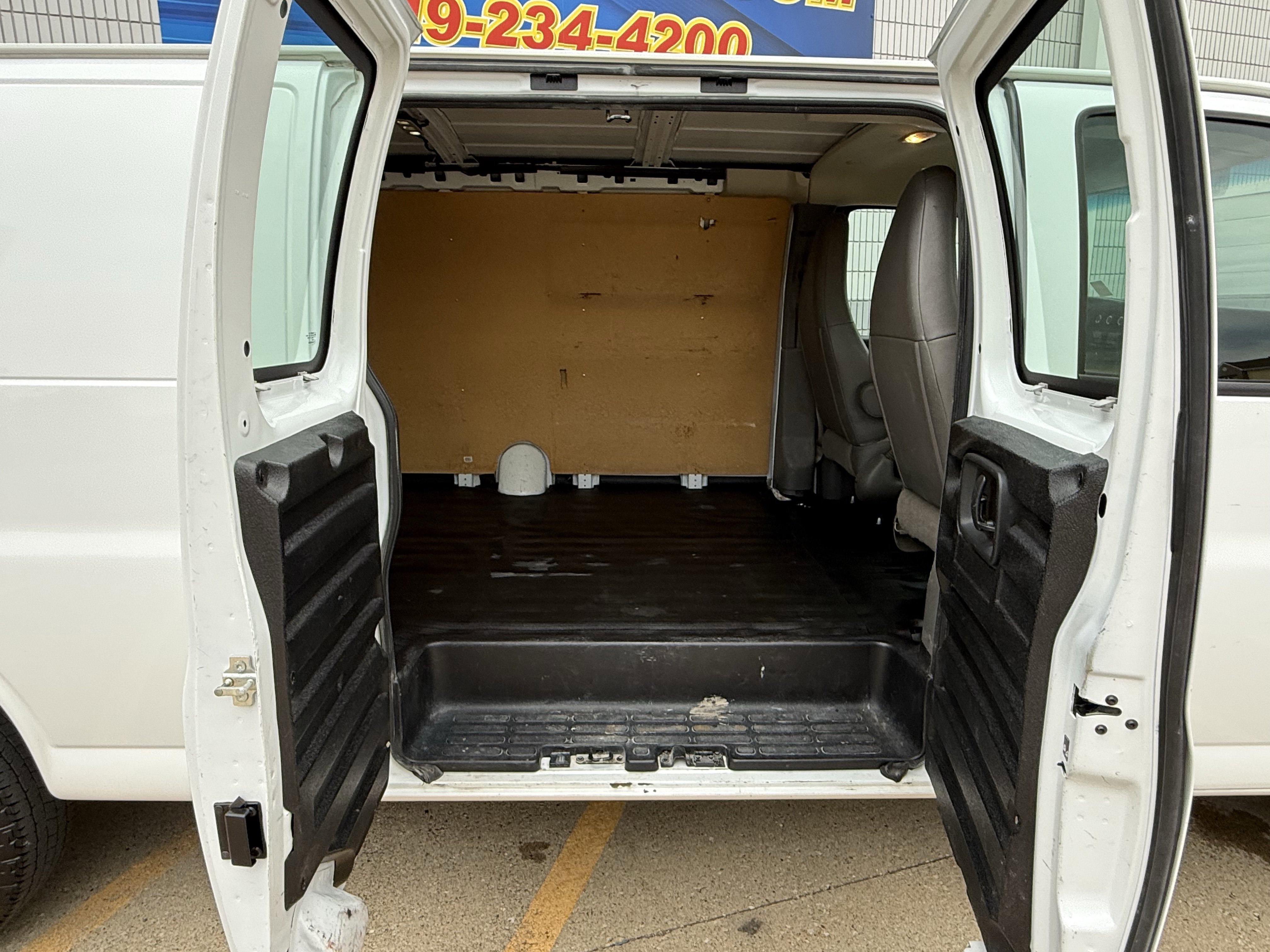 Used 2017 Chevrolet Express 2500 Extended image 6