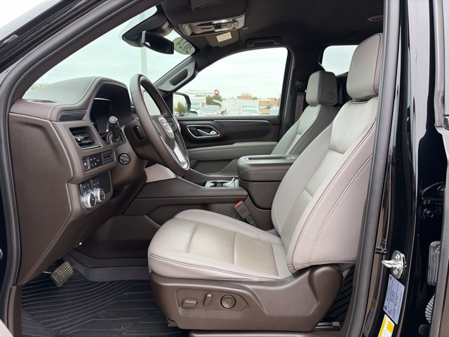 Used 2024 GMC Yukon XL SLT w/ SLT Luxury Package AWD/4WD image 13
