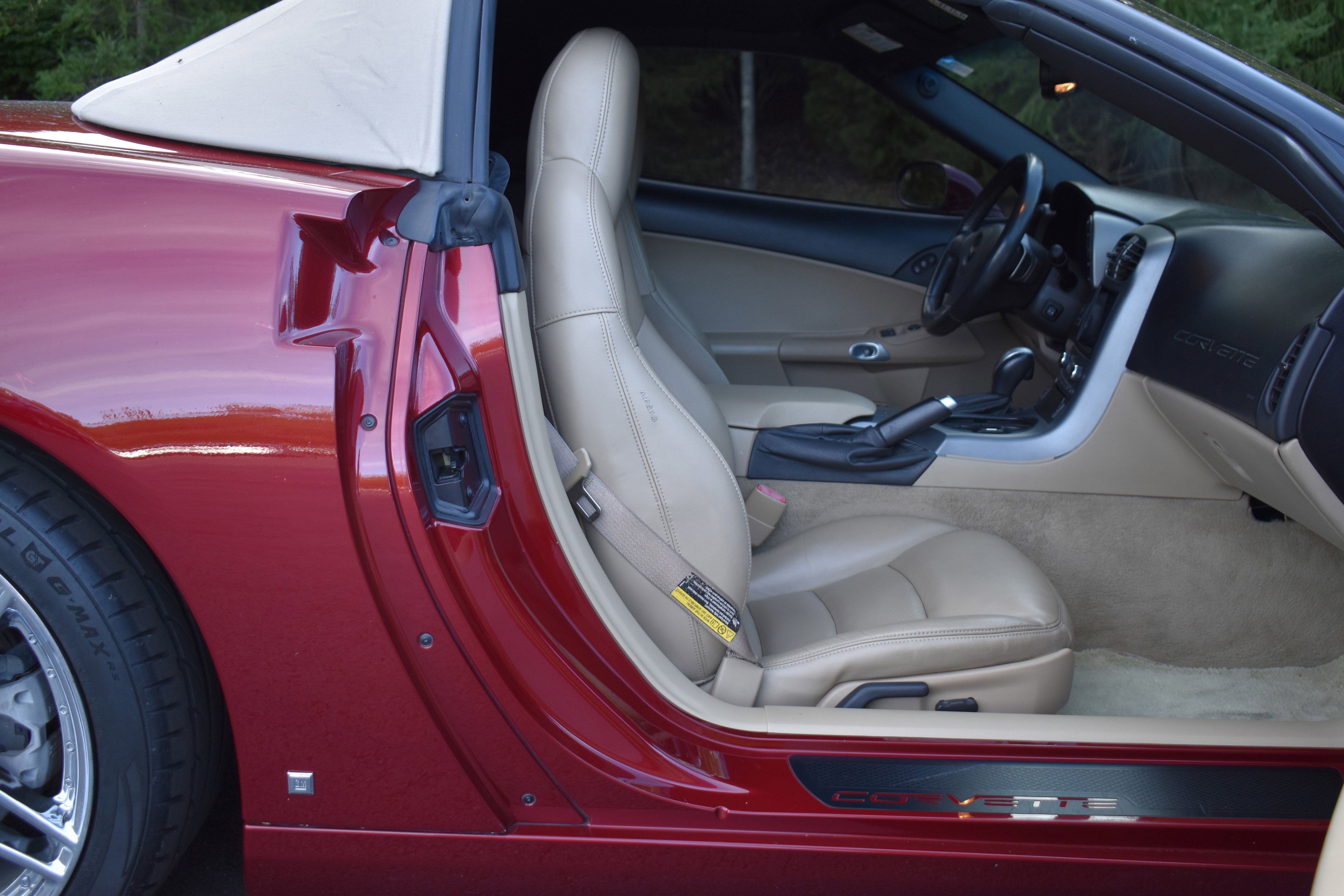 Used 2006 Chevrolet Corvette Convertible w/ Preferred Equipment Group image 22