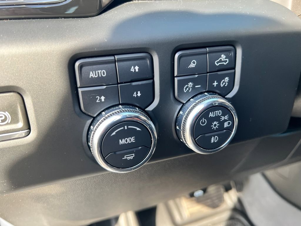 Used 2023 GMC Sierra 1500 AT4 w/ AT4 Premium Package image 30