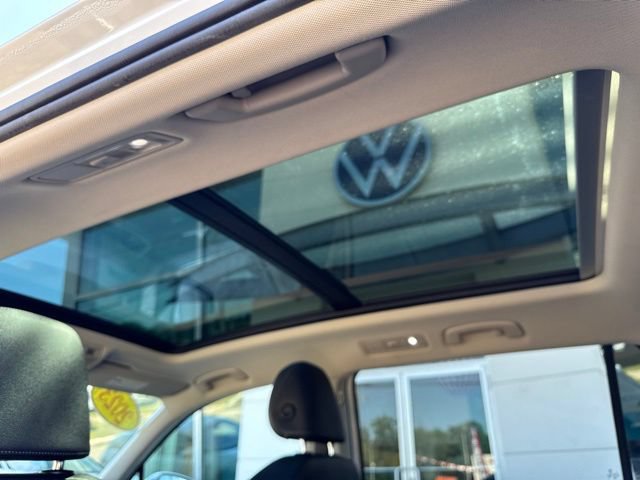 Used 2019 Volkswagen Tiguan SE w/ Panoramic Sunroof Package AWD/4WD image 24