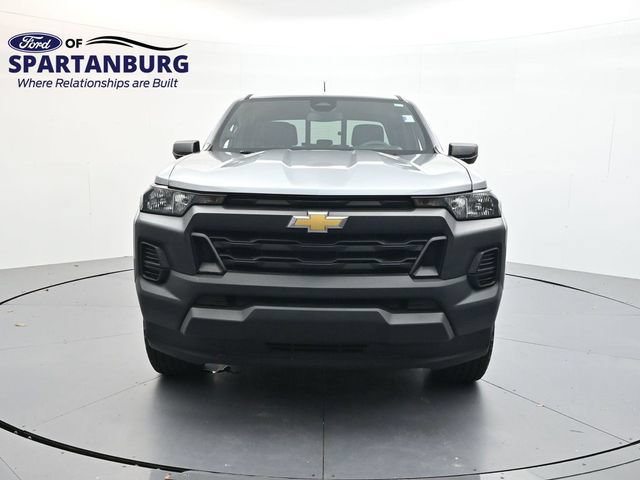 Used 2025 Chevrolet Colorado W/T RWD image 2