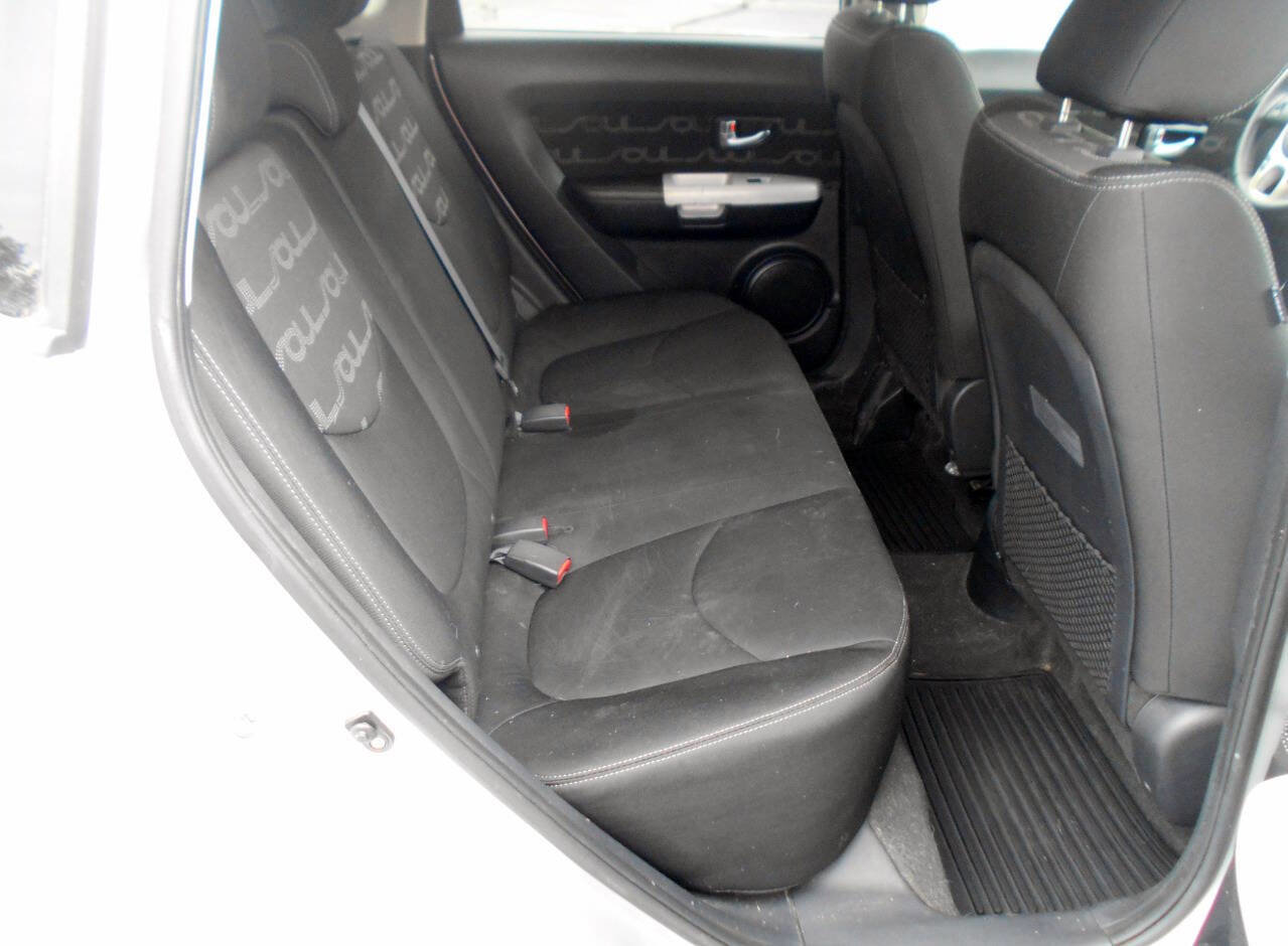 Used 2012 Kia Soul + image 19