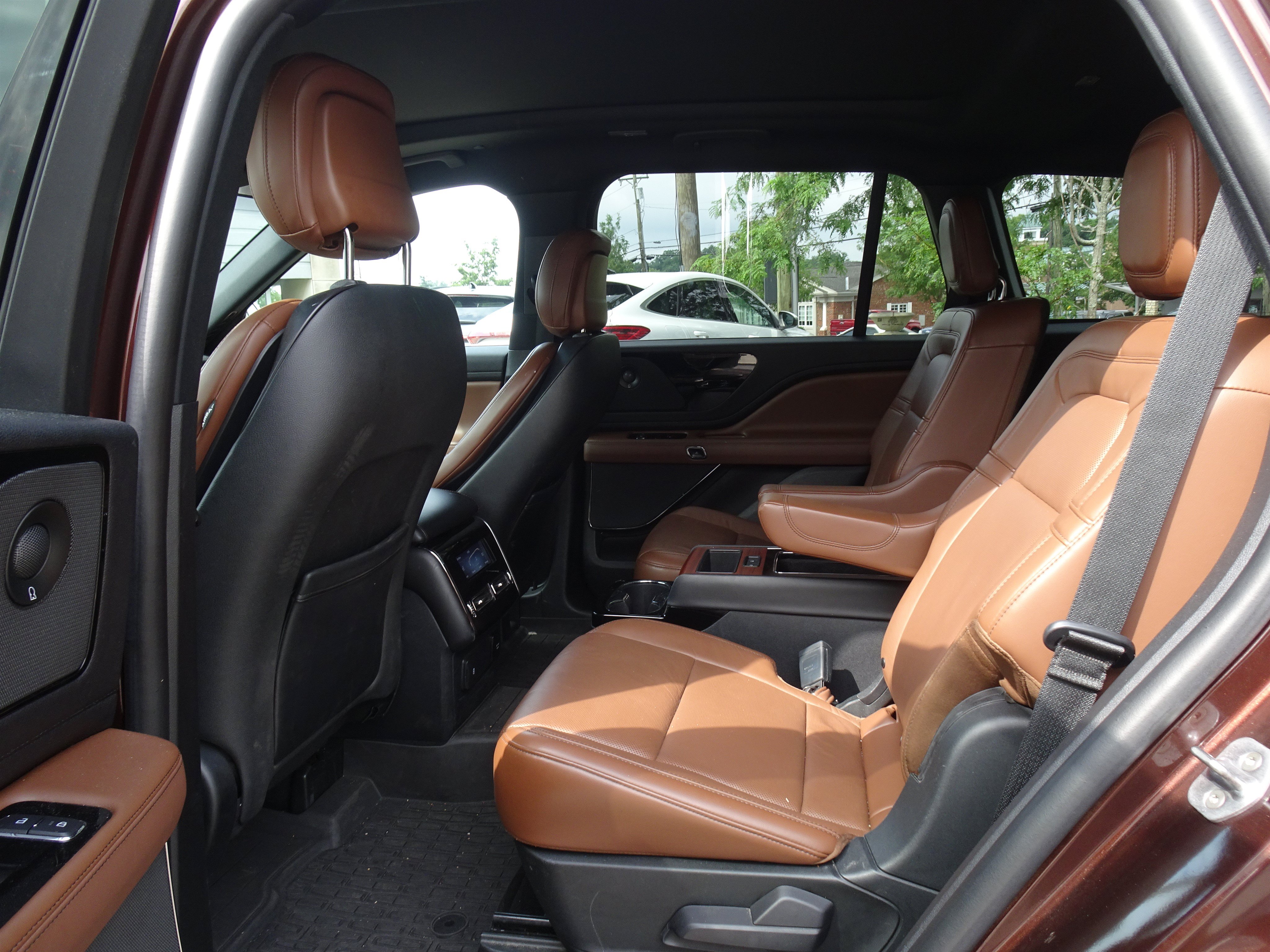Used 2020 Lincoln Aviator Reserve w/ Equipment Group 201A AWD/4WD image 9