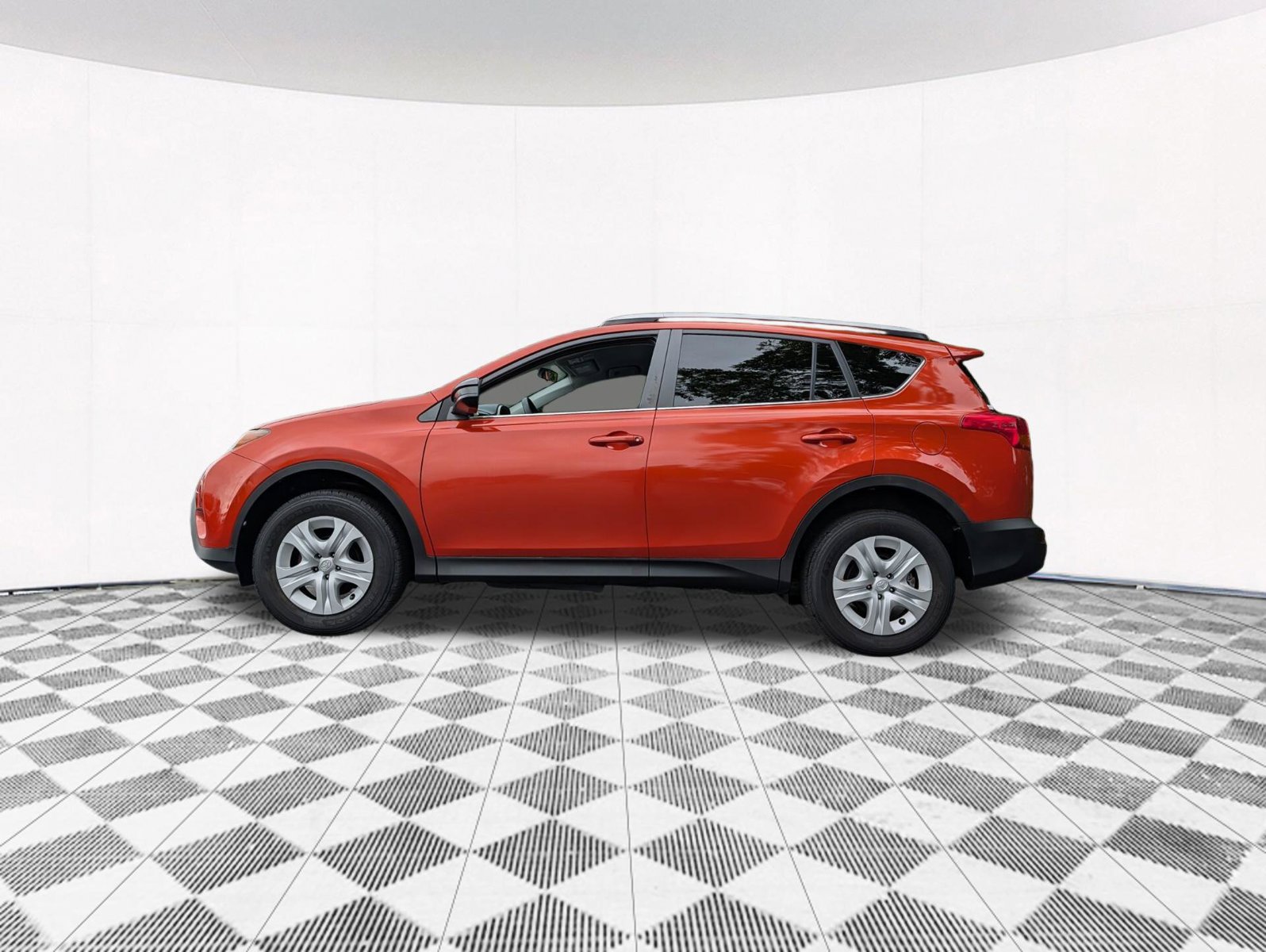 Used 2015 Toyota RAV4 LE AWD/4WD image 9