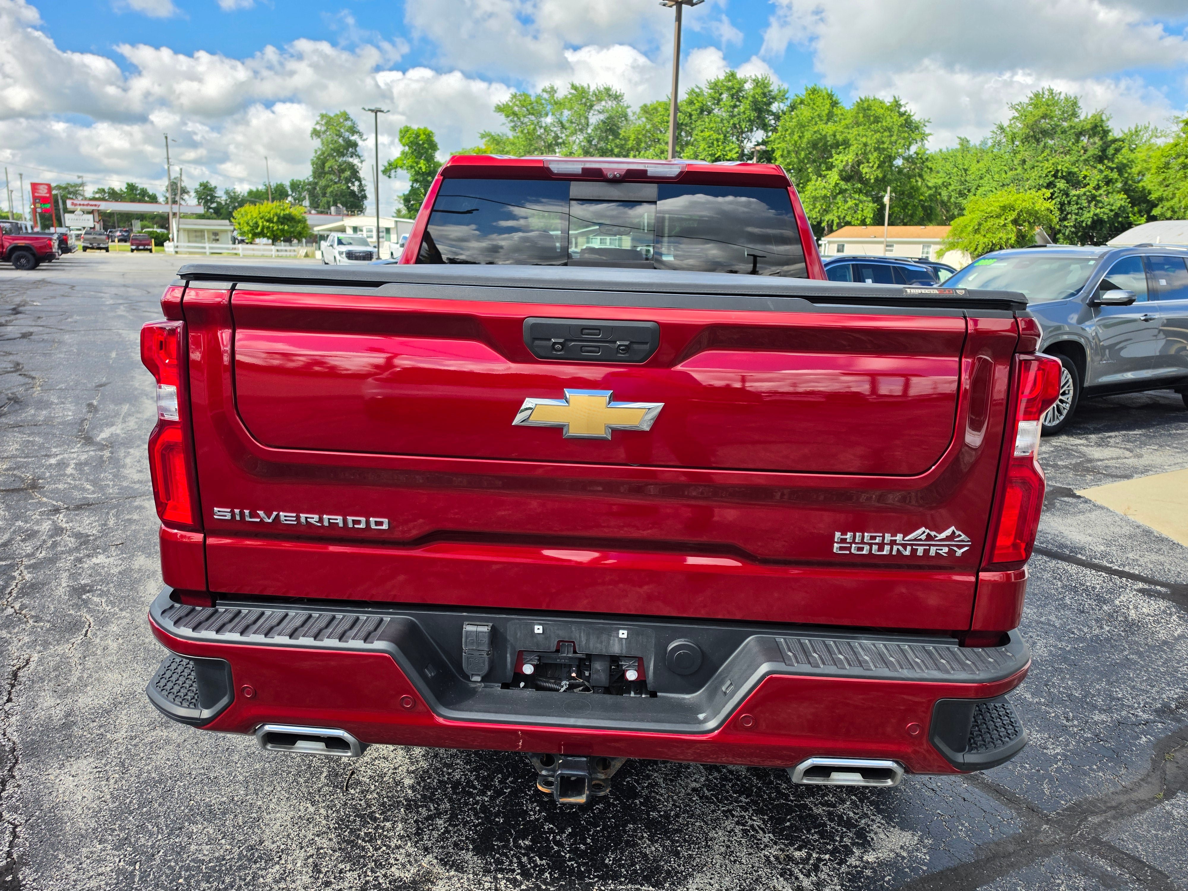 Used 2022 Chevrolet Silverado 1500 High Country w/ Technology Package AWD/4WD image 5