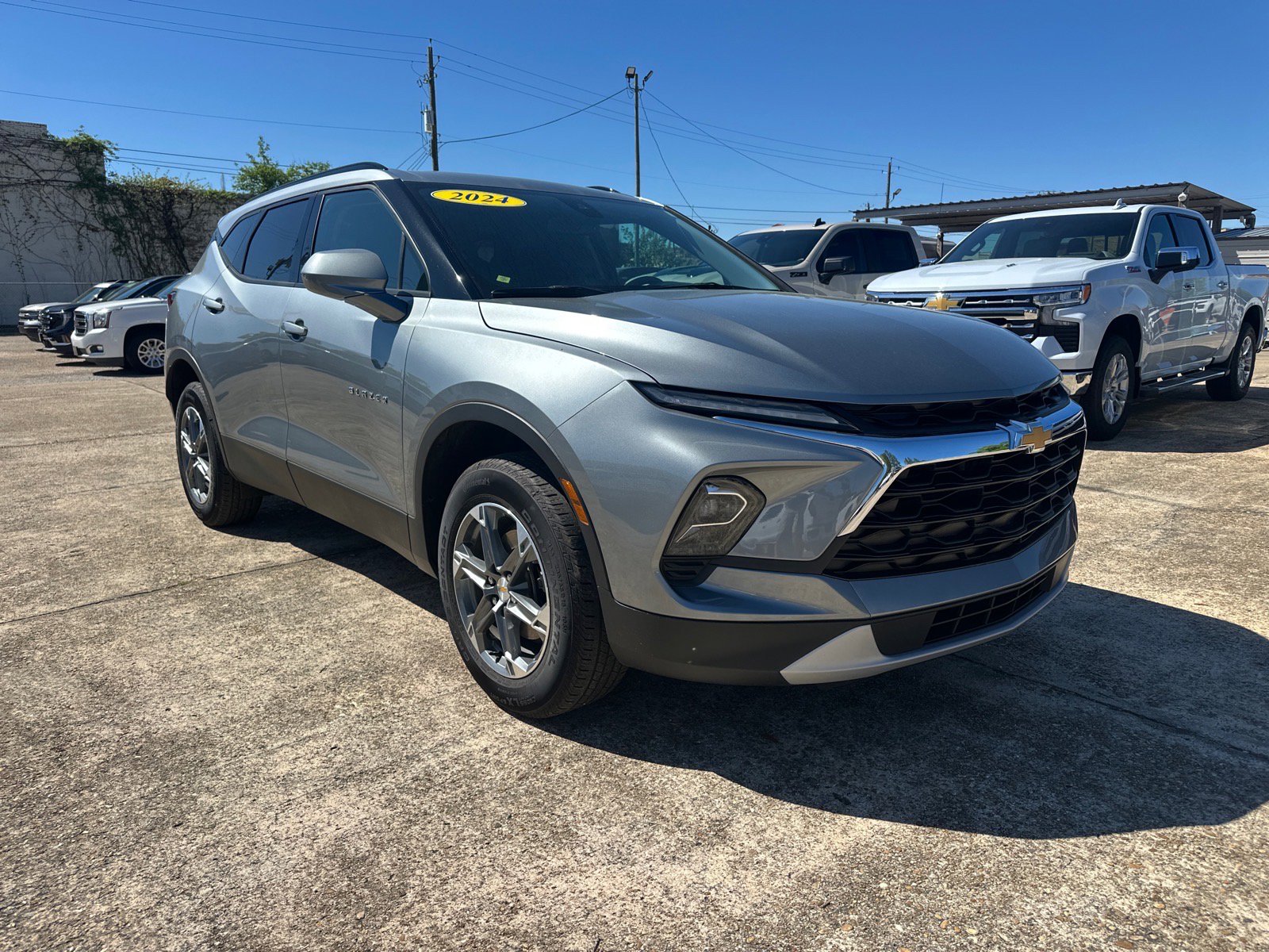 Used 2024 Chevrolet Blazer LT w/ Convenience Package FWD image 2