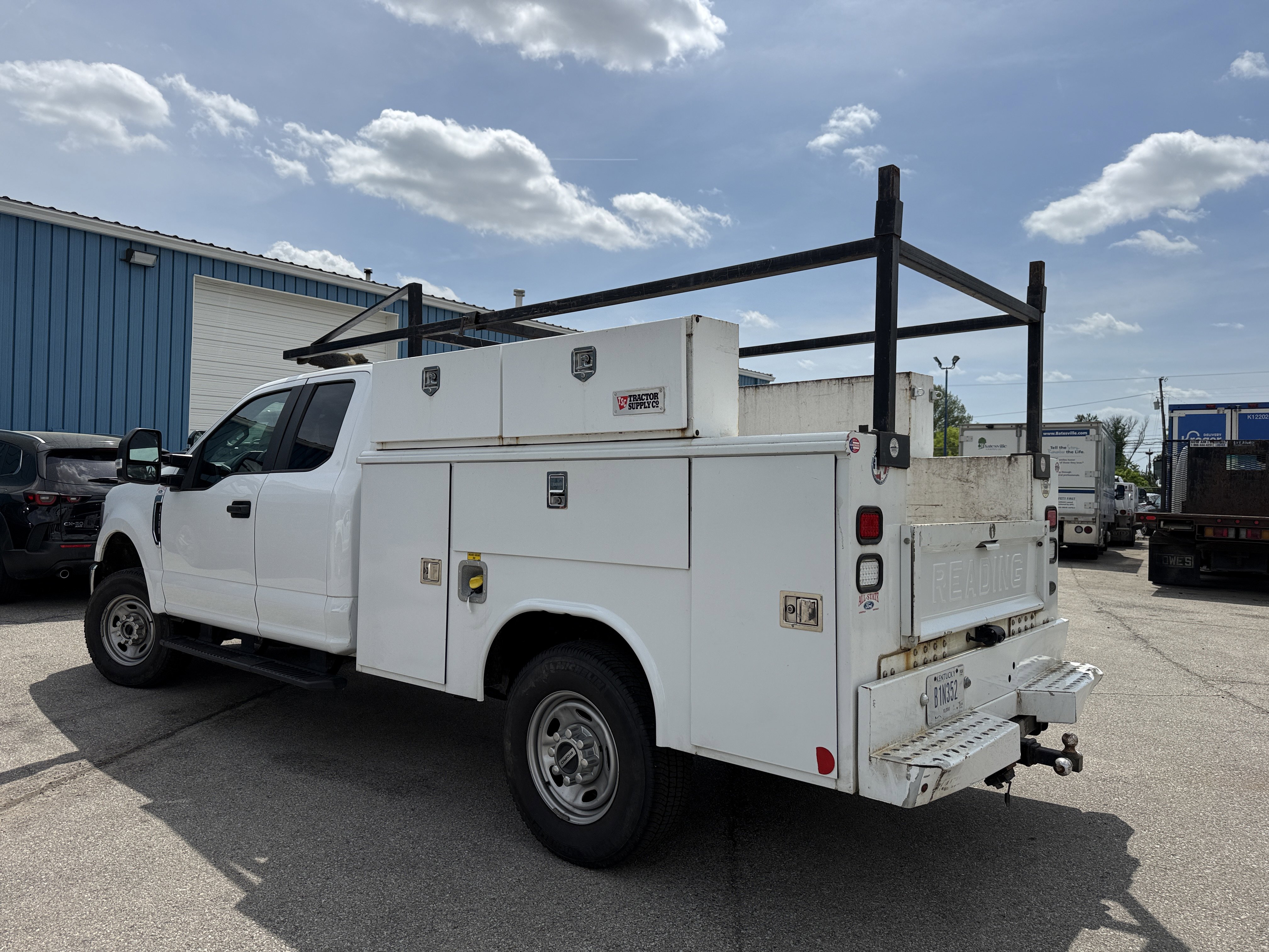 Used 2022 Ford F250 XL w/ Power Equipment Group image 3