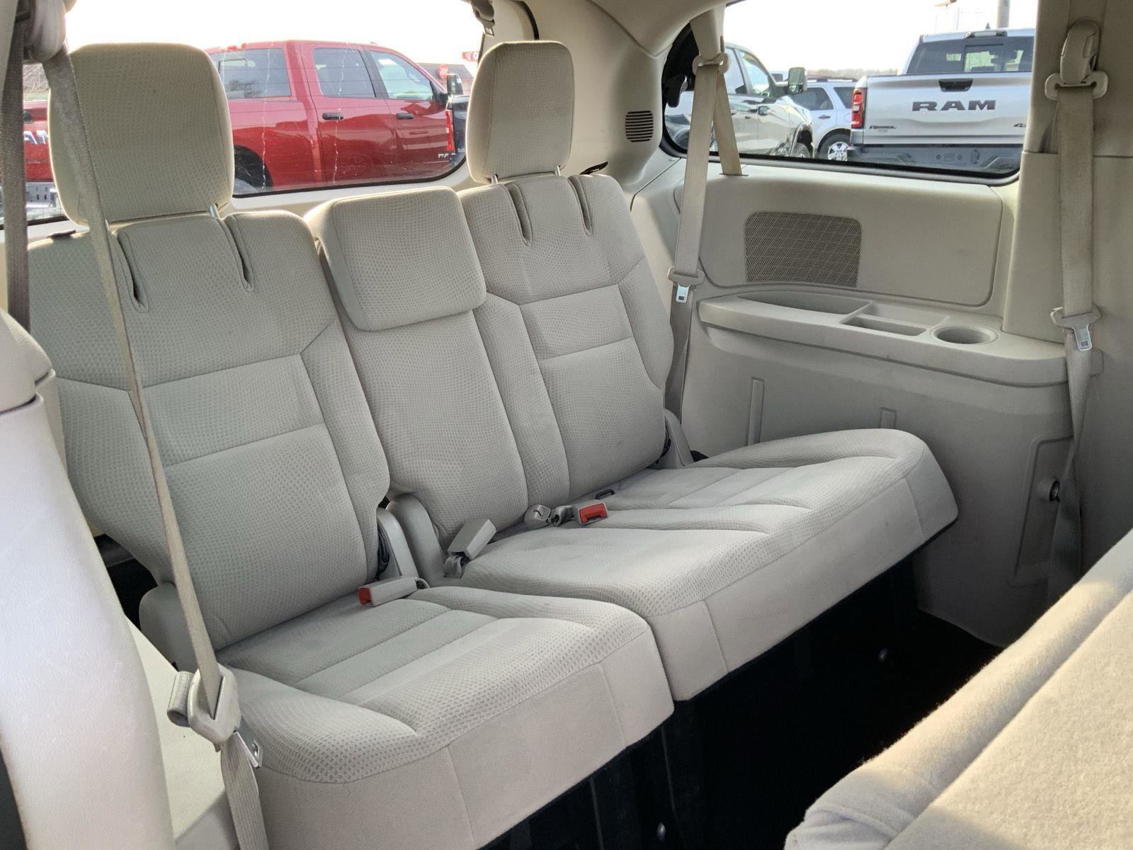 Used 2015 Dodge Grand Caravan American Value Package w/ UConnect Hands-Free Group image 41