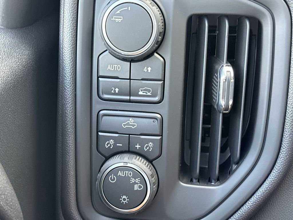 New 2025 Chevrolet Silverado 1500 W/T w/ Trailering Package image 30