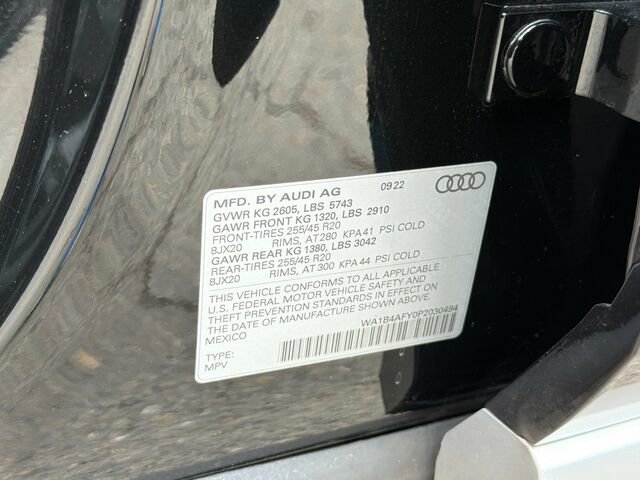 Used 2023 Audi SQ5 Premium Plus w/ Premium Plus Package image 38