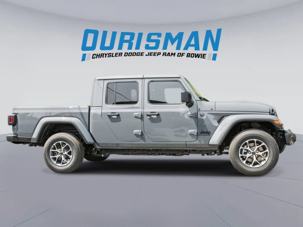 New 2025 Jeep Gladiator Sport AWD/4WD image 3
