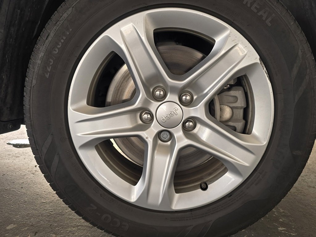 Used 2024 Jeep Compass Sport image 25