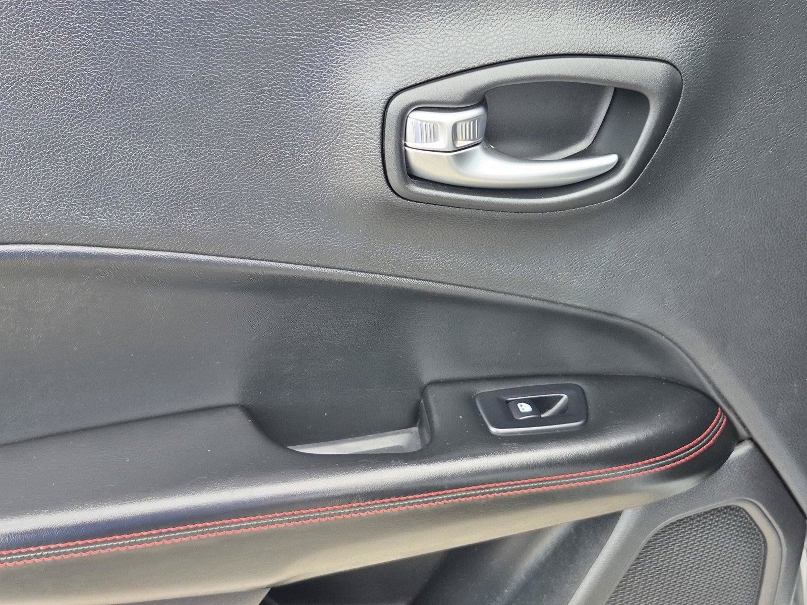 Used 2020 Jeep Compass Trailhawk AWD/4WD image 18