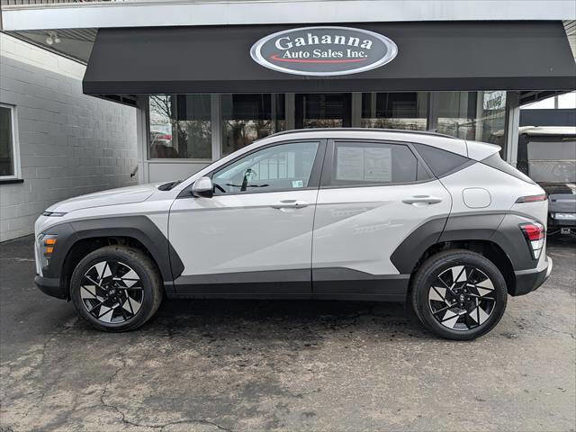 Used 2024 Hyundai Kona SEL image 2
