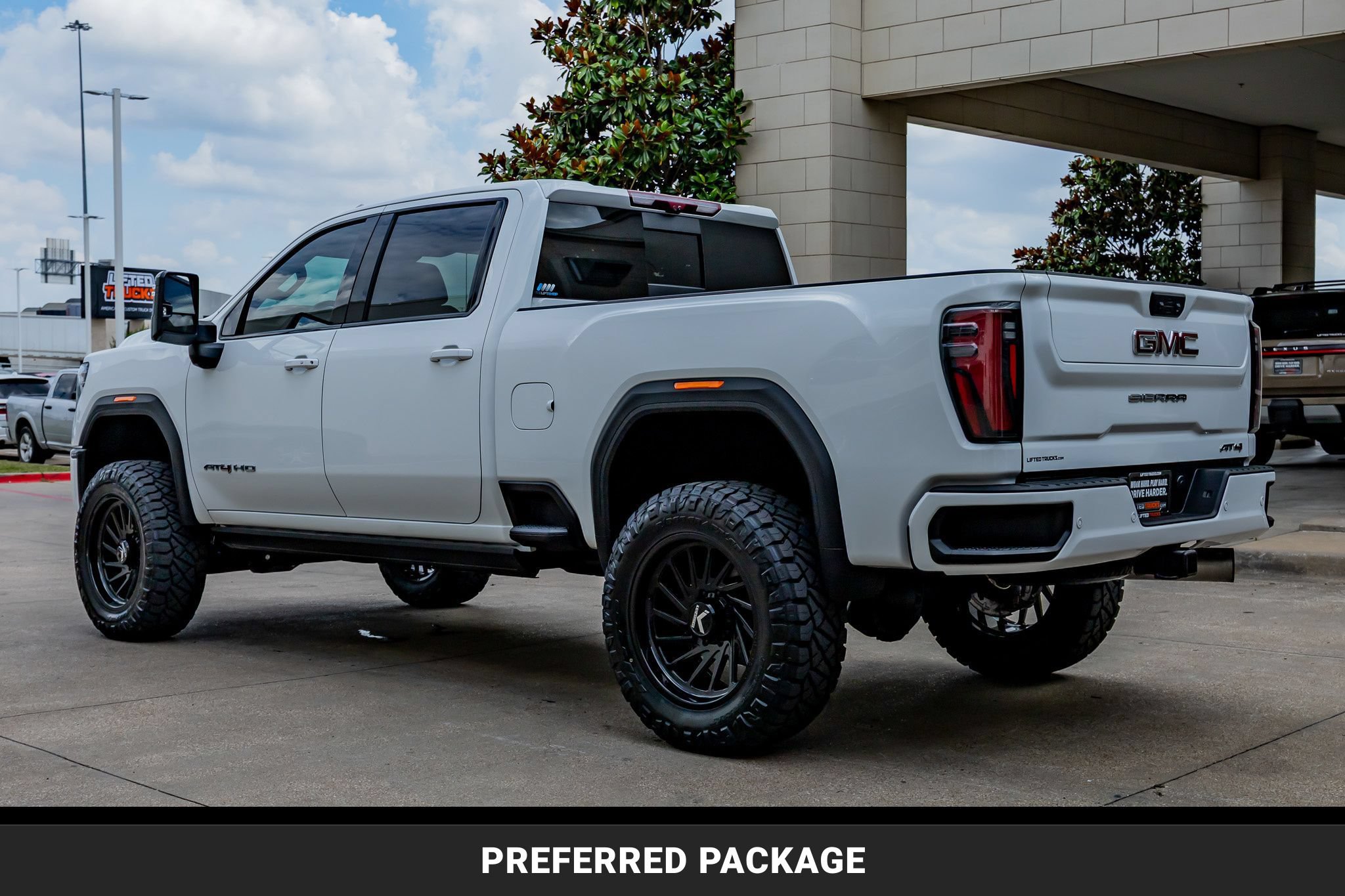 Used 2025 GMC Sierra 2500 AT4 w/ AT4 Premium Plus Package AWD/4WD image 7