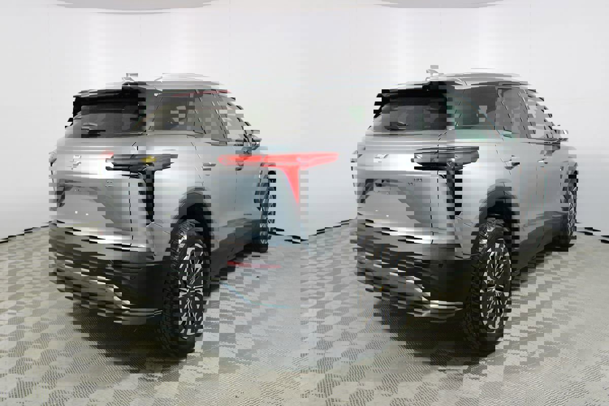 Used 2024 Chevrolet Blazer EV LT image 37