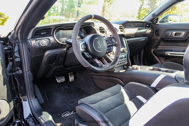 Used 2022 Ford Mustang Shelby GT500 w/ Carbon Fiber Track Pack image 23