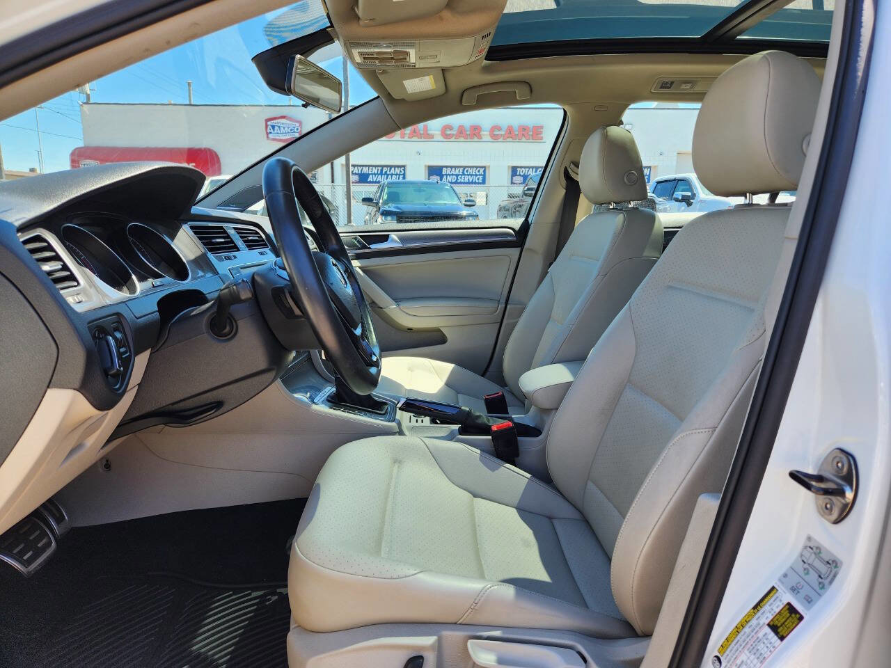 Used 2017 Volkswagen Golf Alltrack SE image 11