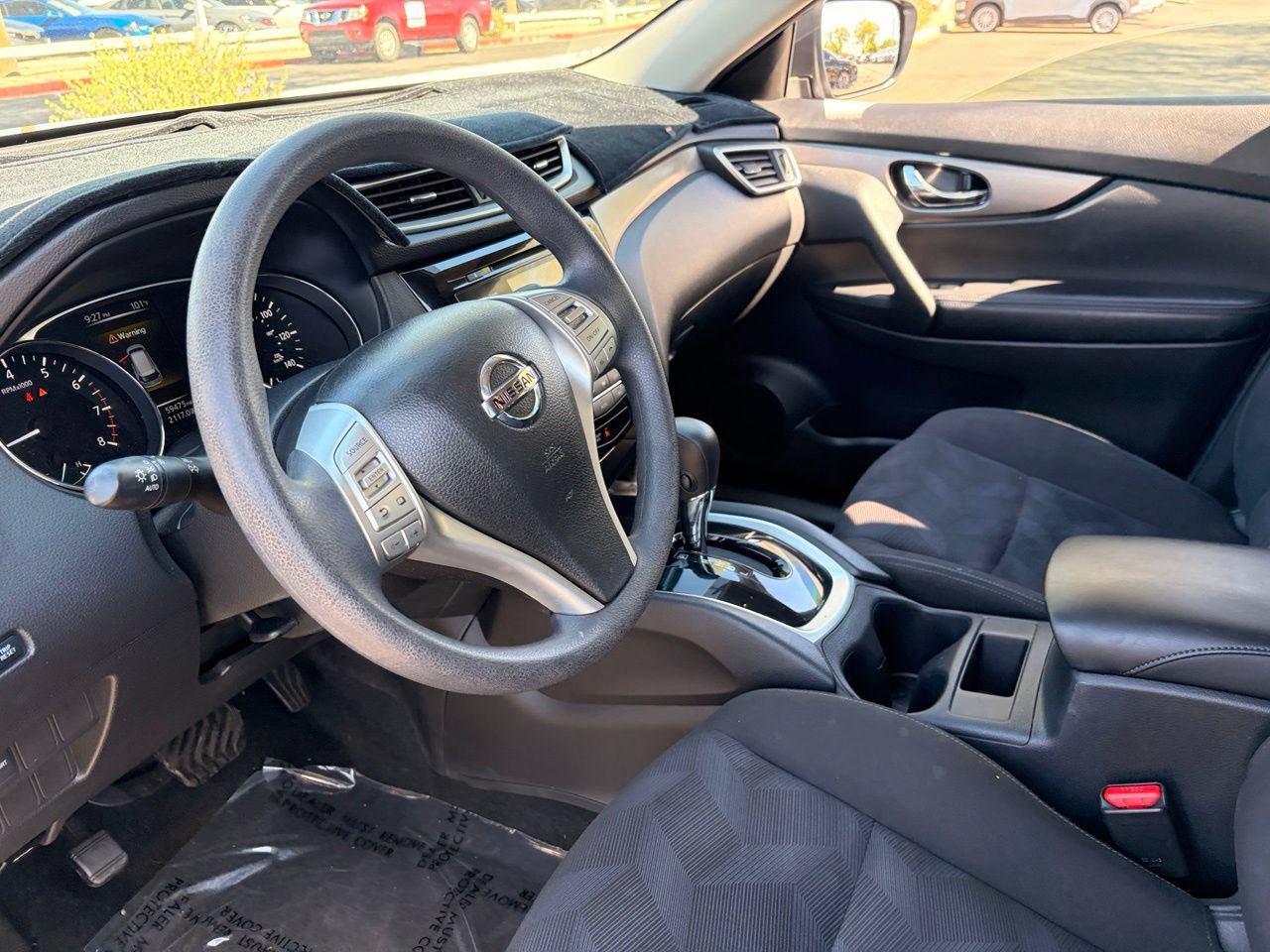 Used 2015 Nissan Rogue SV FWD image 16
