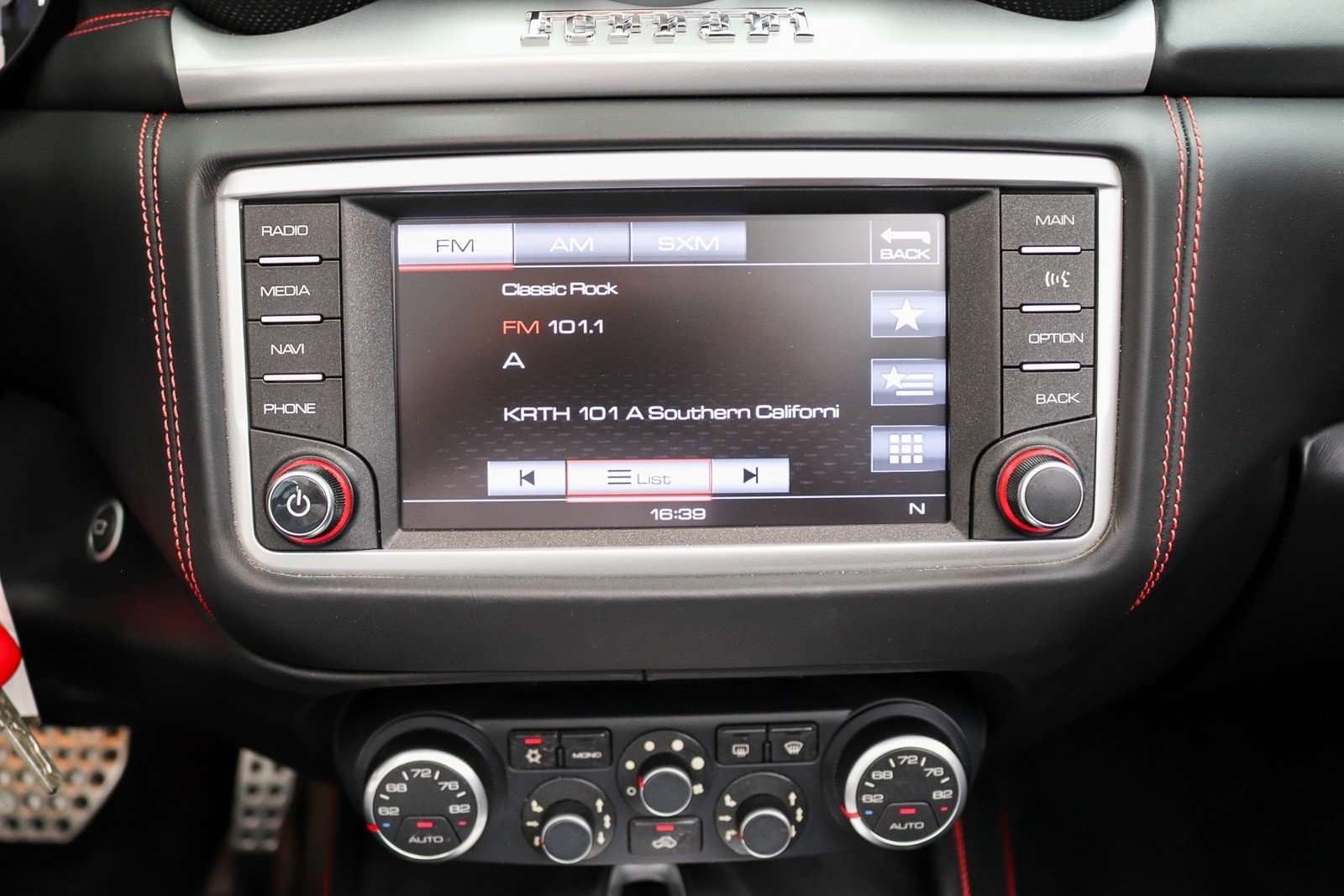 Used 2016 Ferrari California T RWD image 45