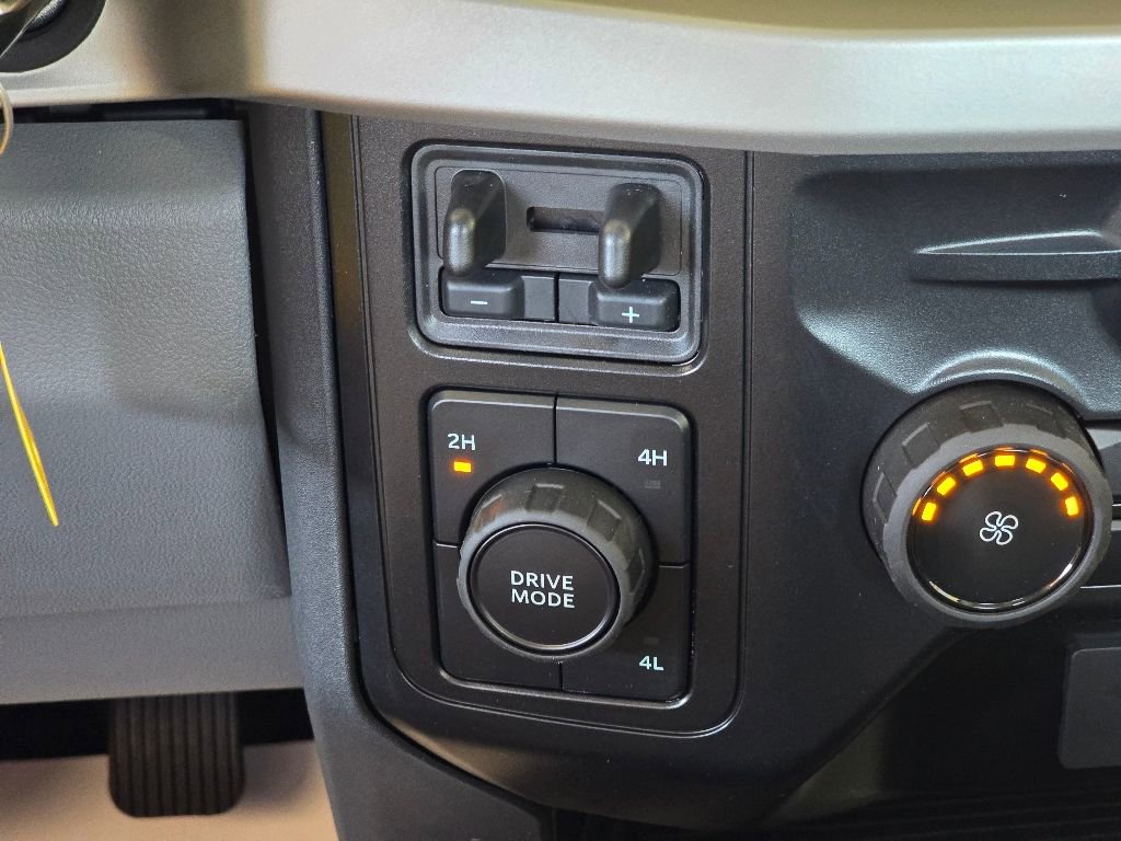 New 2025 Ford F550 4x4 Regular Cab Super Duty image 14