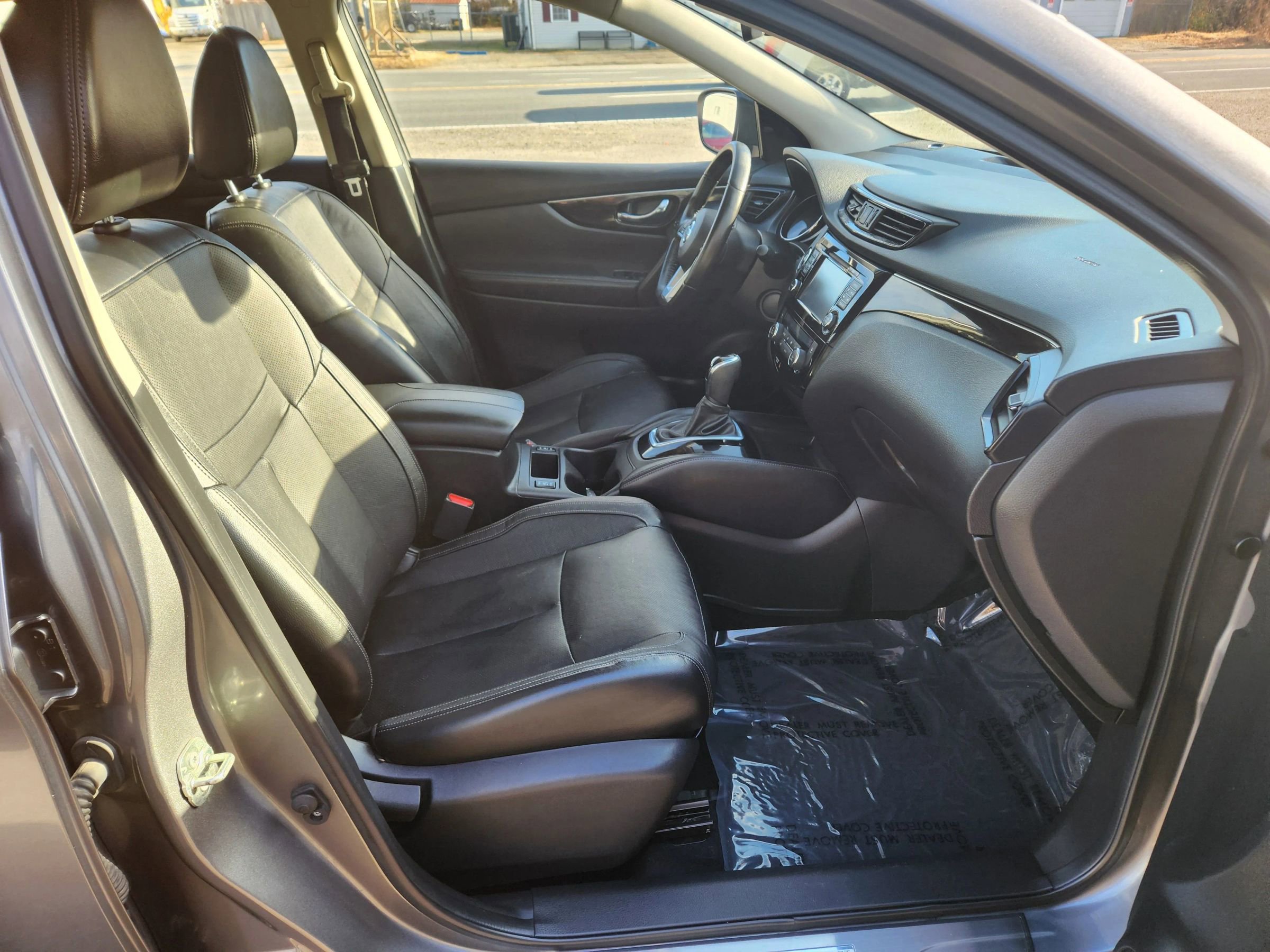 Used 2018 Nissan Rogue Sport SL w/ SL Premium Package image 17