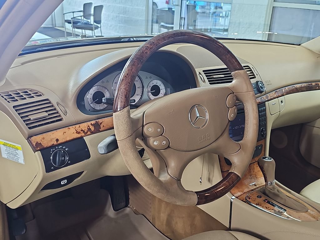 Used 2008 Mercedes-Benz E 350 4MATIC Sedan image 18