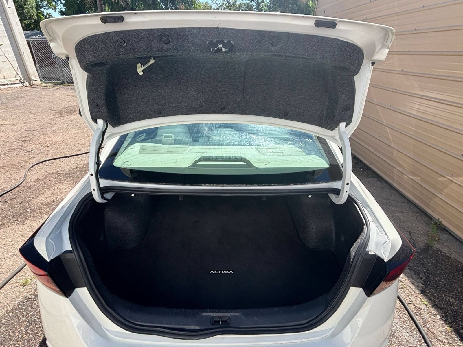 Used 2025 Nissan Altima 2.5 SV FWD image 29