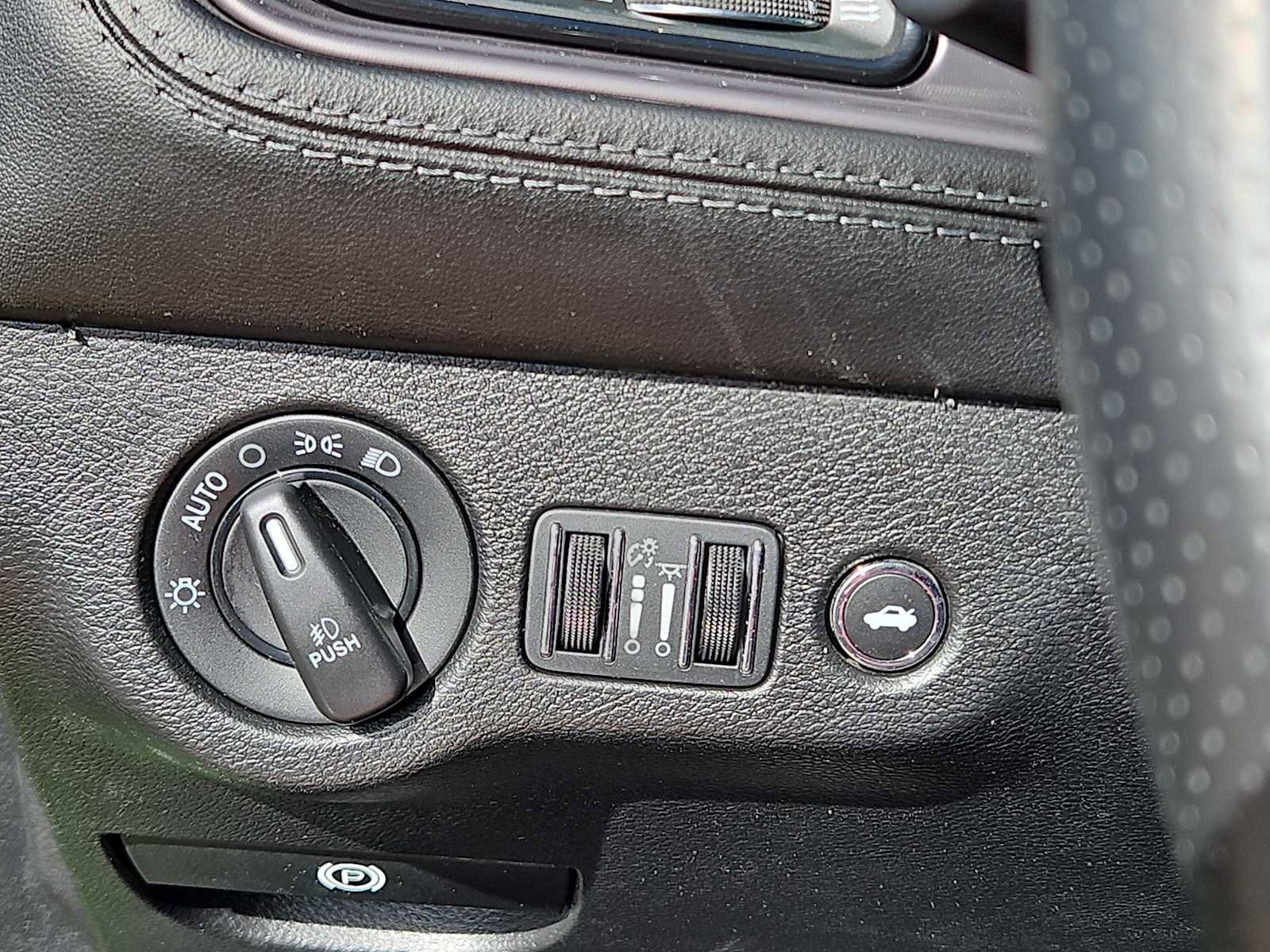 Used 2023 Dodge Challenger R/T w/ T/A Package image 17