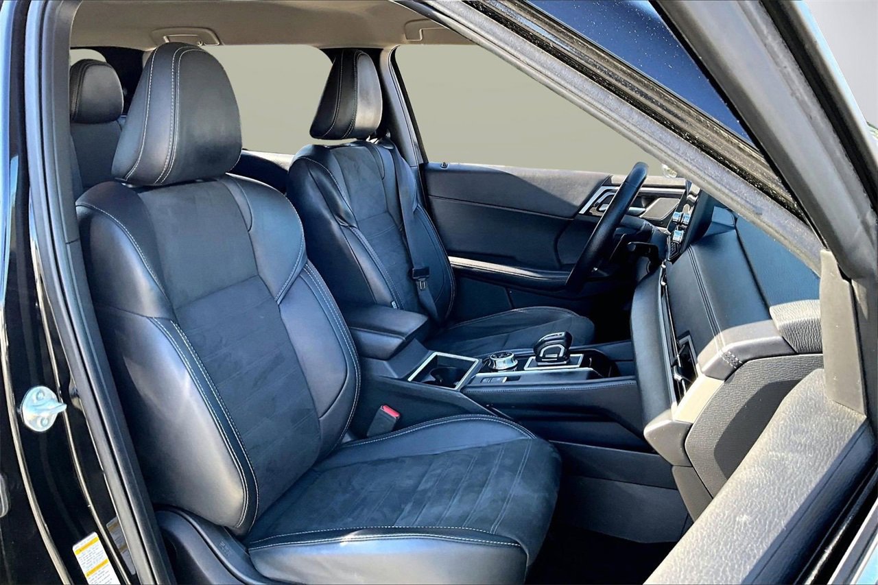 Used 2024 Mitsubishi Outlander SE image 23