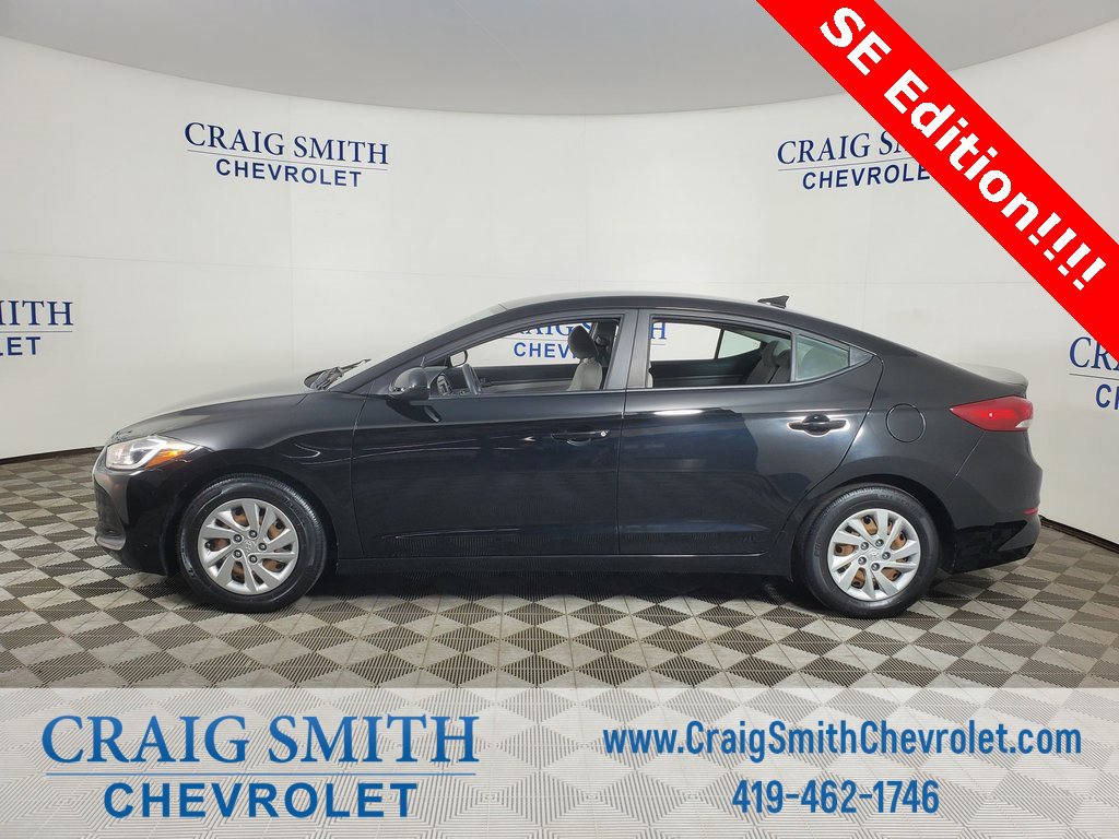 Used 2017 Hyundai Elantra SE w/ Cargo Package image 2