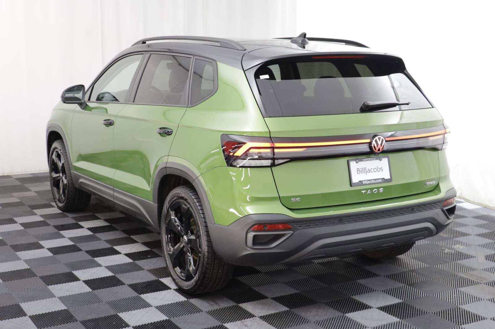 Used 2025 Volkswagen Taos SE image 15