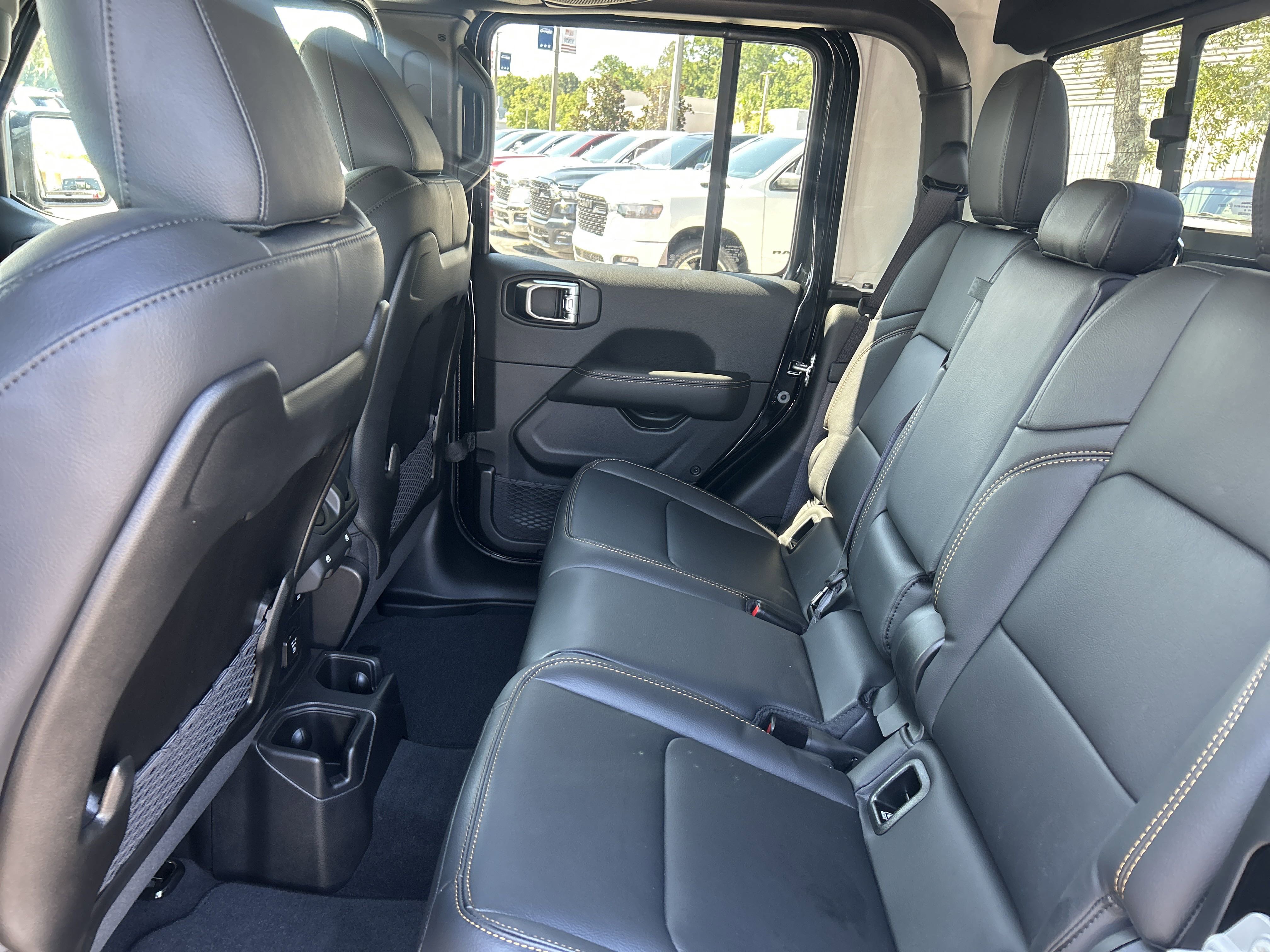 New 2025 Jeep Gladiator Sport image 31