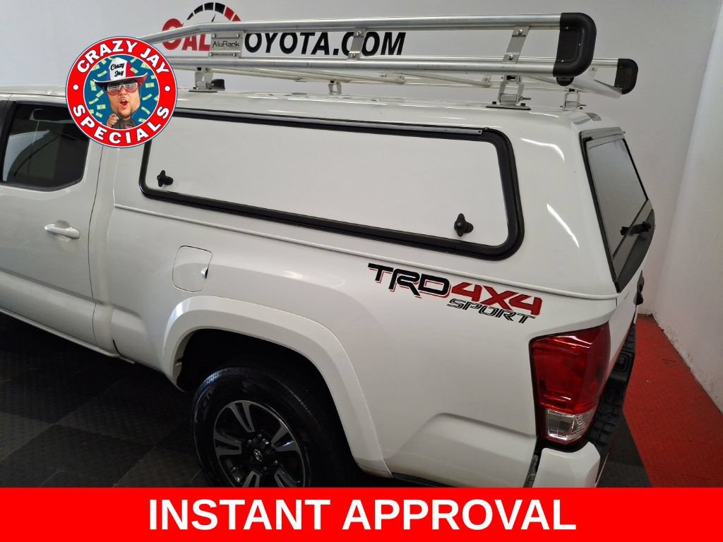 Used 2017 Toyota Tacoma TRD Sport w/ Tow Package AWD/4WD image 7