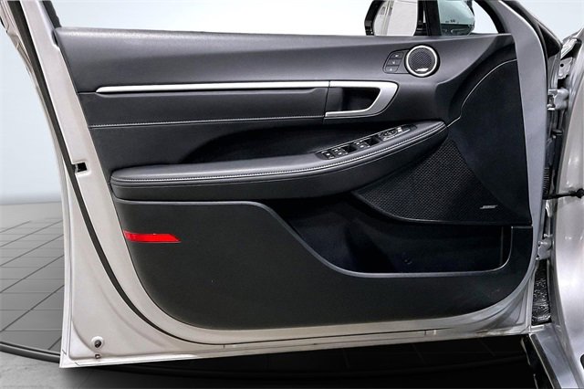 Used 2025 Hyundai Sonata Limited image 23