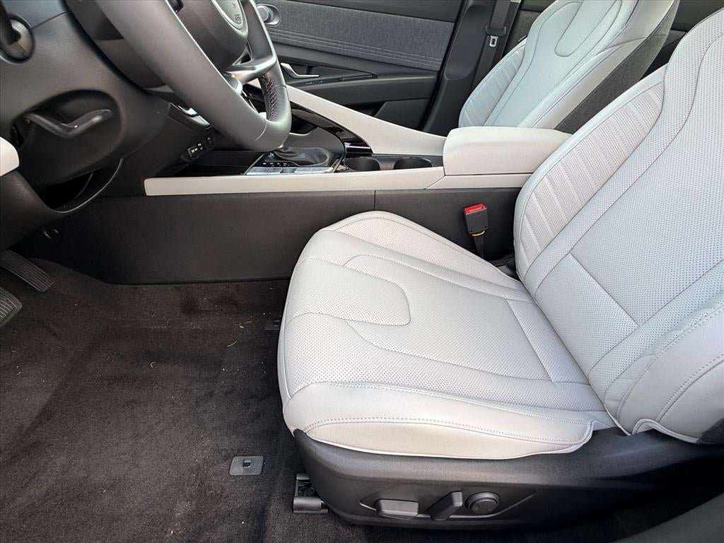 New 2026 Hyundai Elantra Limited FWD image 12