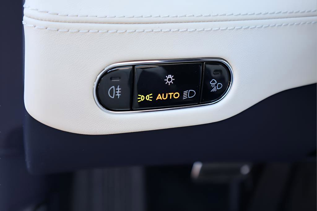 New 2026 Bentley Continental GTC image 24