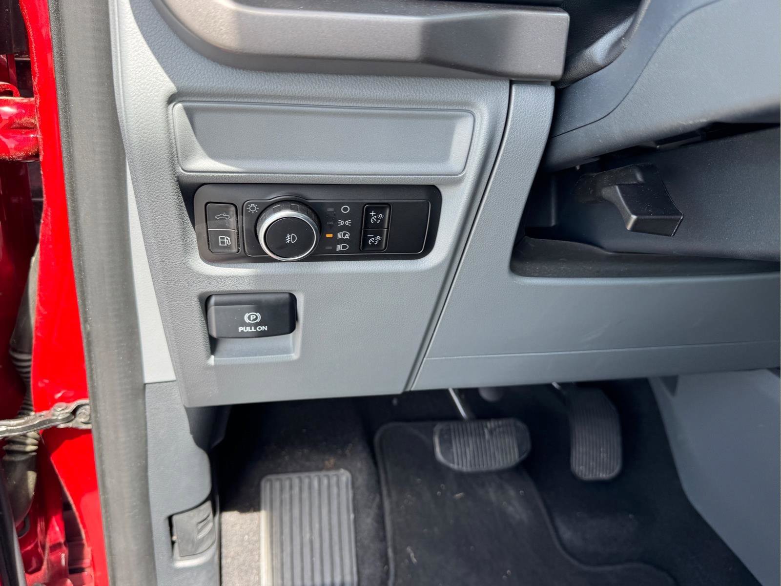 Used 2025 Ford F150 XLT w/ Equipment Group 301A Standard image 17