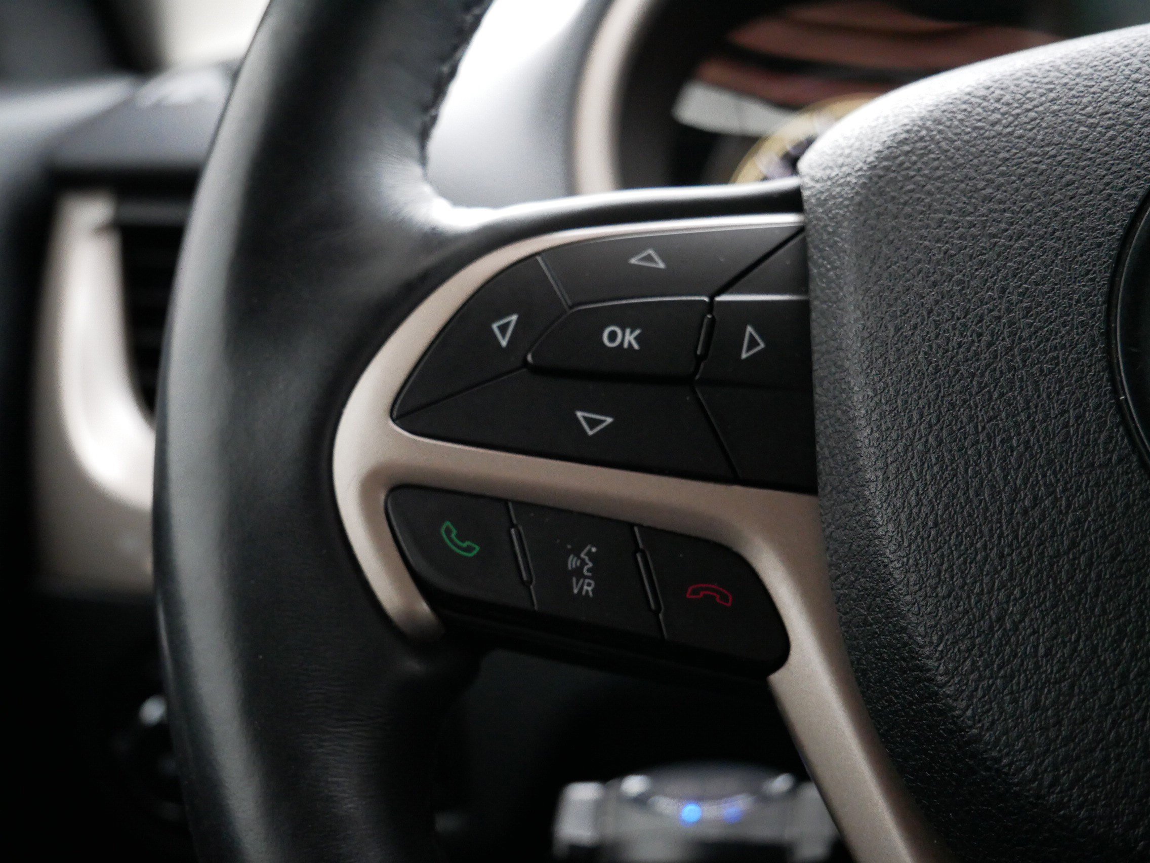 Used 2016 Jeep Cherokee Limited w/ Trailer Tow Group image 28