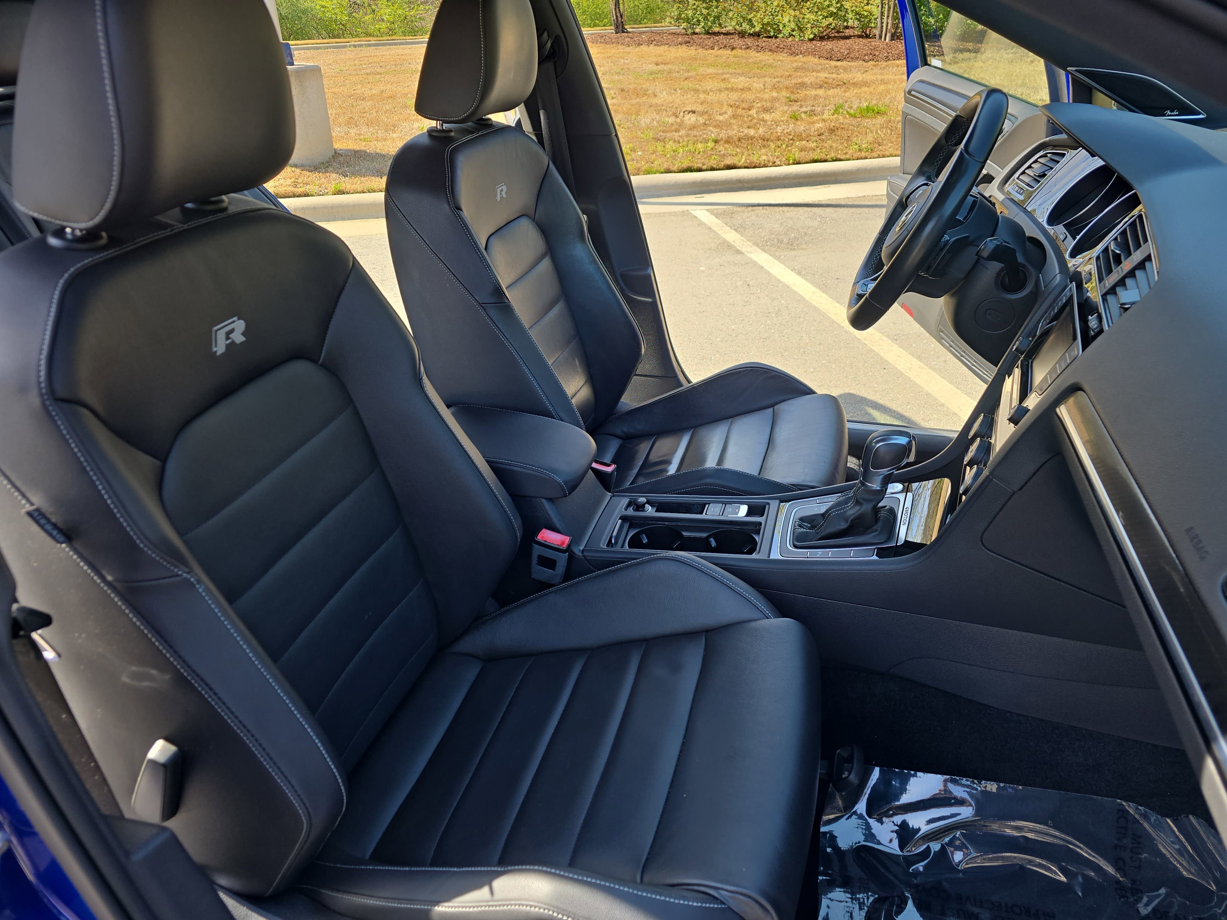 Used 2015 Volkswagen Golf R 4-Door AWD/4WD image 10