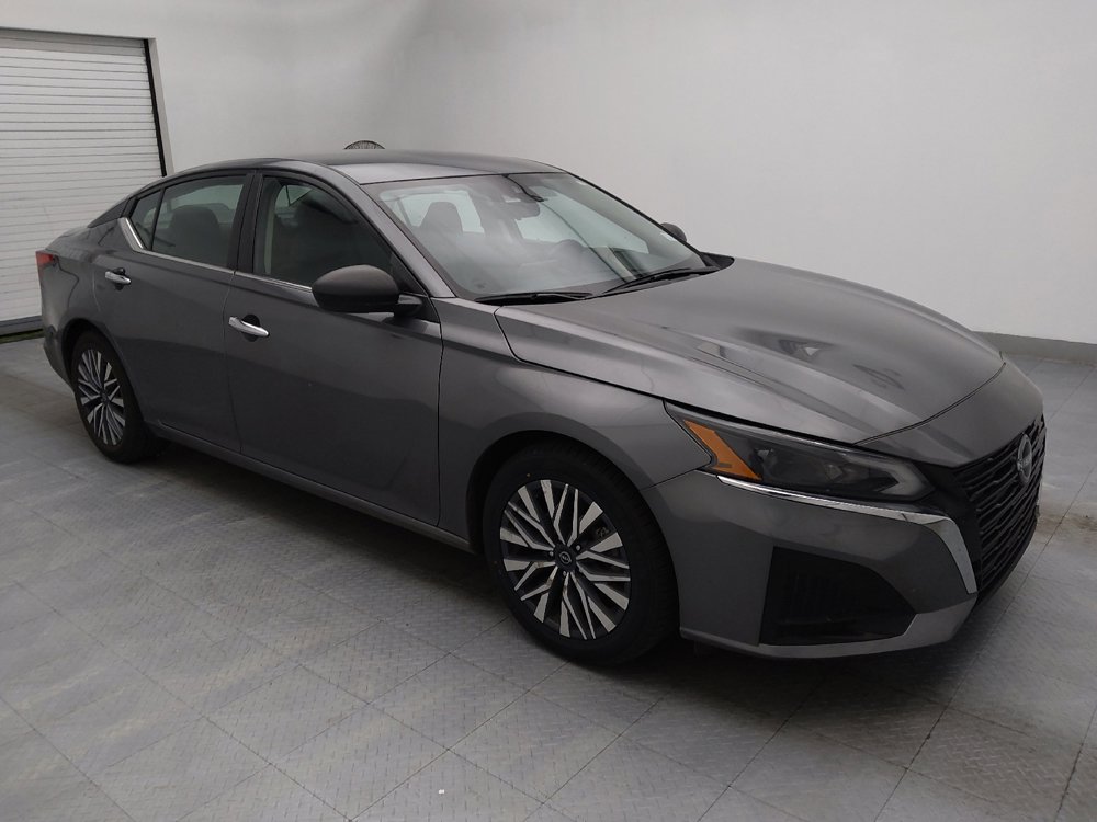 Used 2024 Nissan Altima 2.5 SV image 11