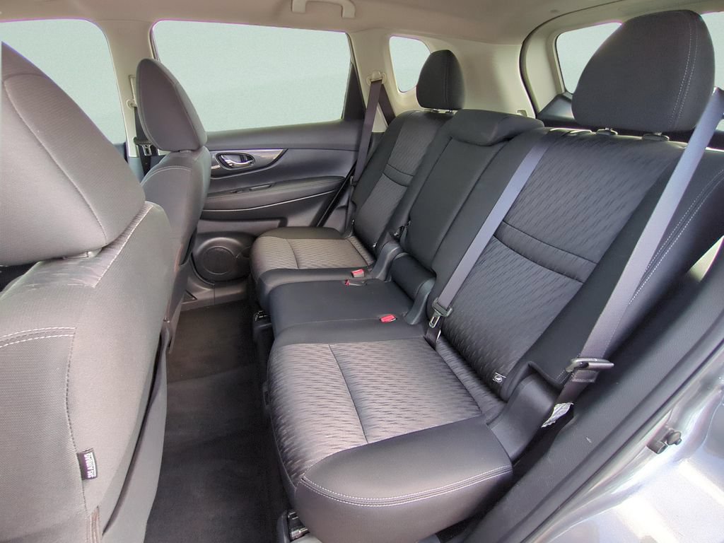 Used 2017 Nissan Rogue SV FWD image 10