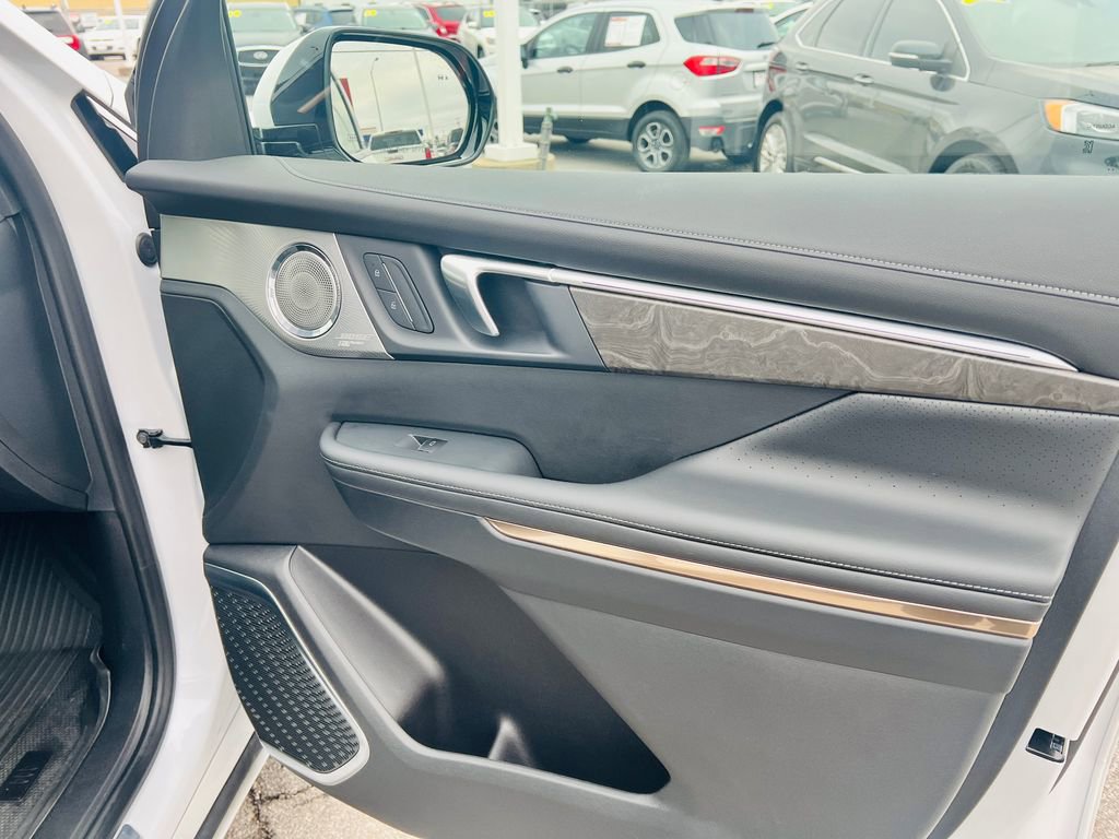 Used 2025 Buick Enclave Avenir w/ Super Cruise Package image 28