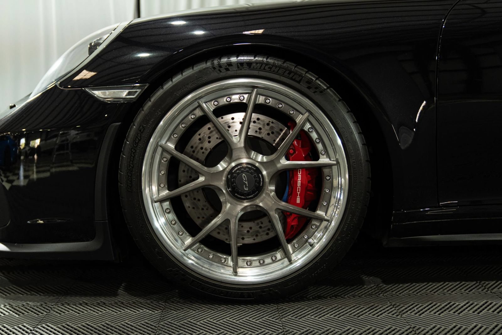Used 2018 Porsche 911 GT3 RWD image 8