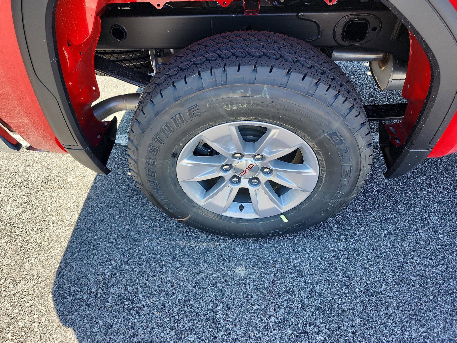 New 2026 GMC Sierra 1500 SLE image 6
